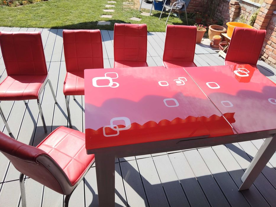 Vand masa de bucaterie cu 6 scaune