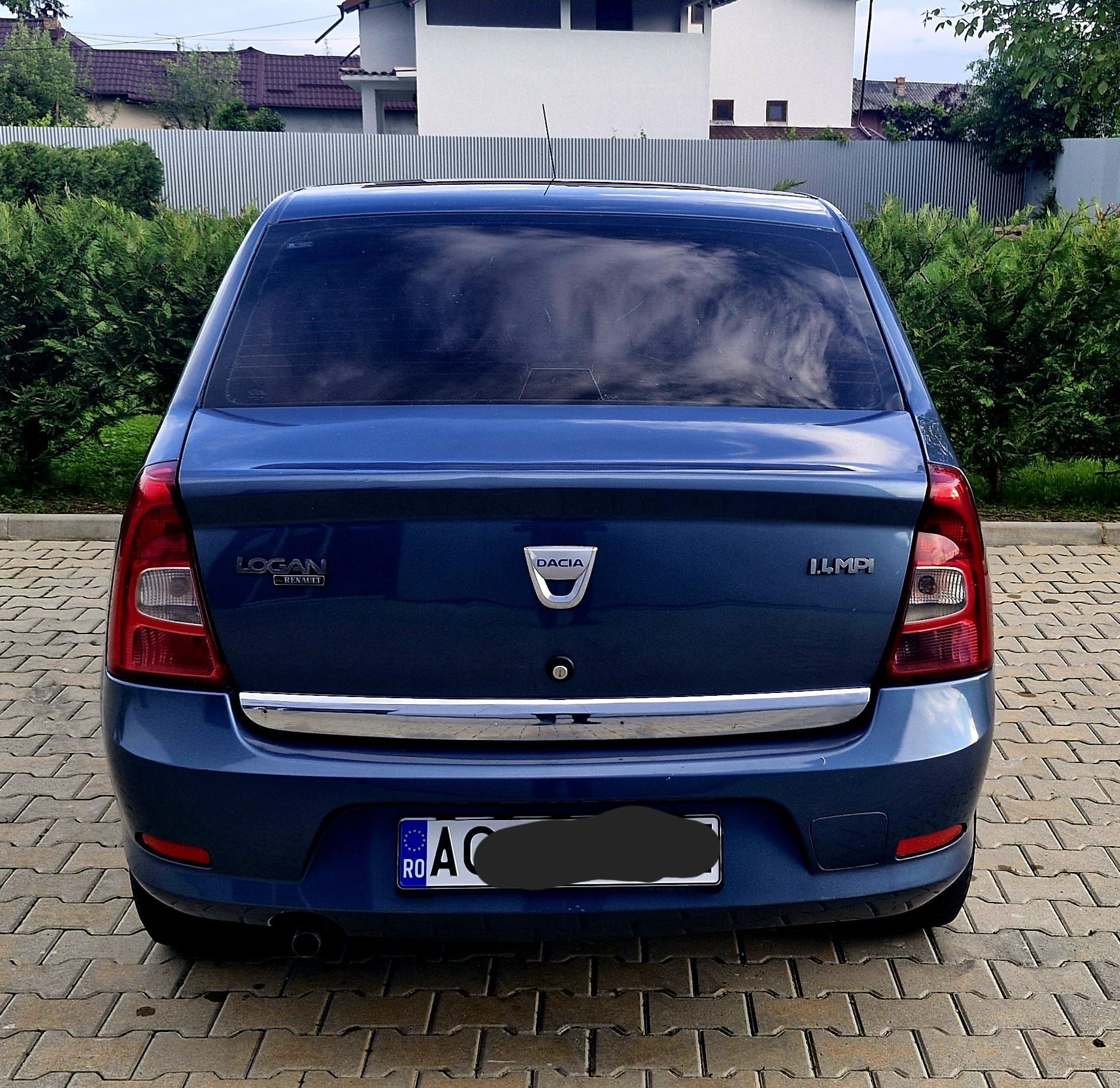 Vând Dacia Logan proprietar full A.C