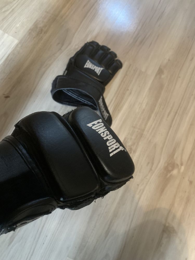 Ръкавици за ММА,Кикбокс и др.бойни спортове.