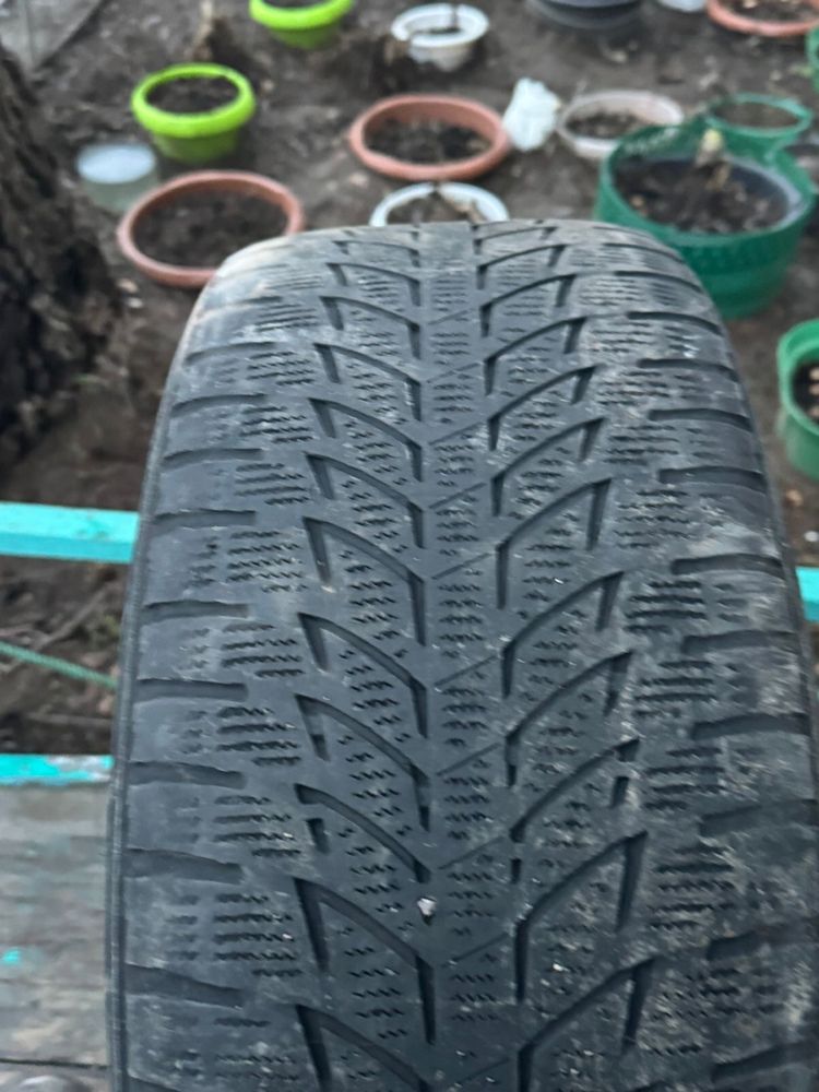 Летний шины в размере 235/45 R18 98R 2шт