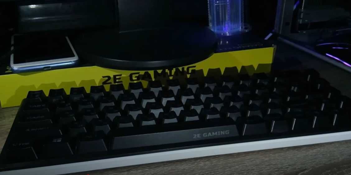 Игровая клавиатура с подсветкой