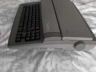 Продавам Sharp Font Writer Personal Word Processor FW-550