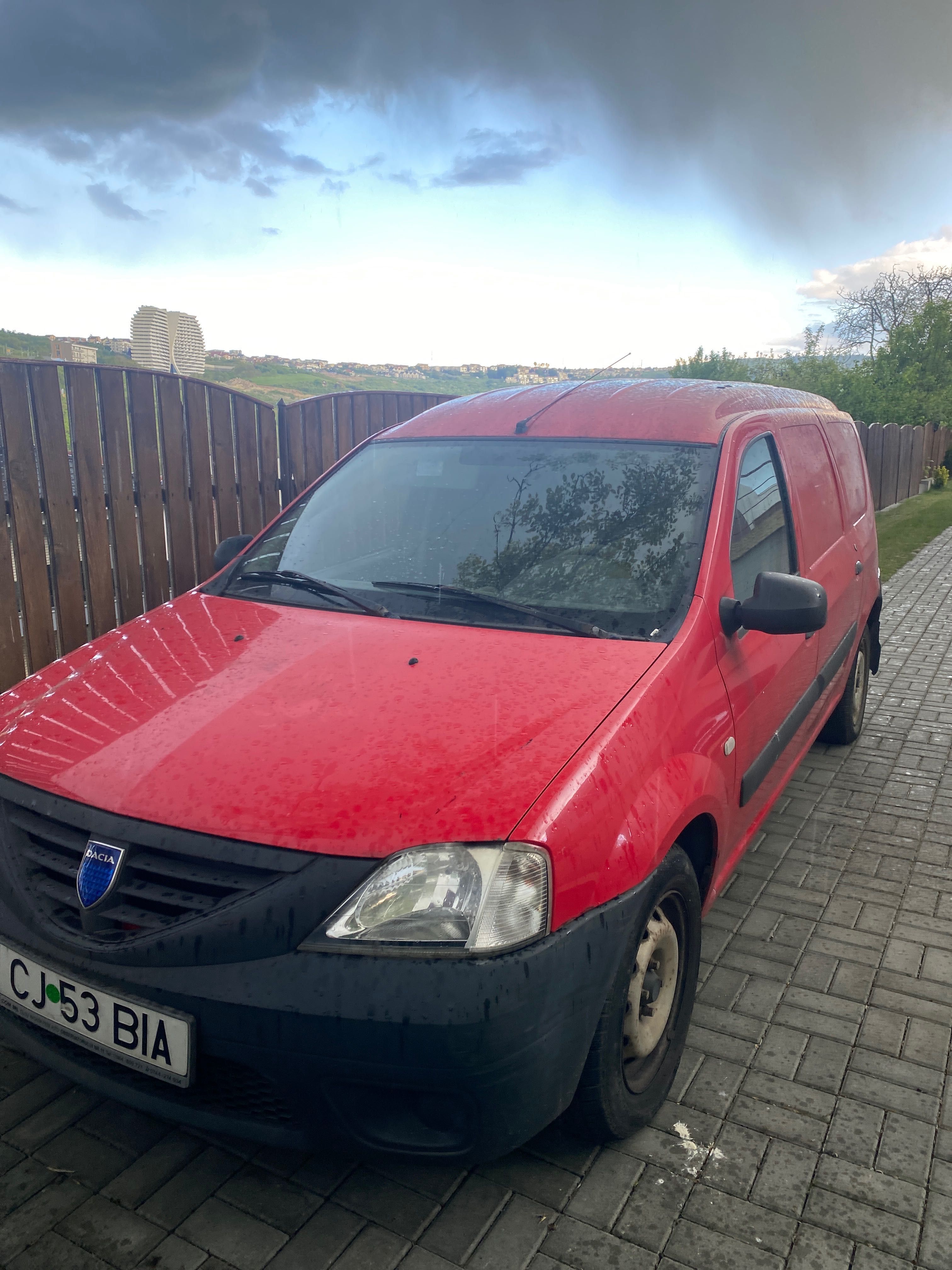 Vand masina autoutilitara dacia logan