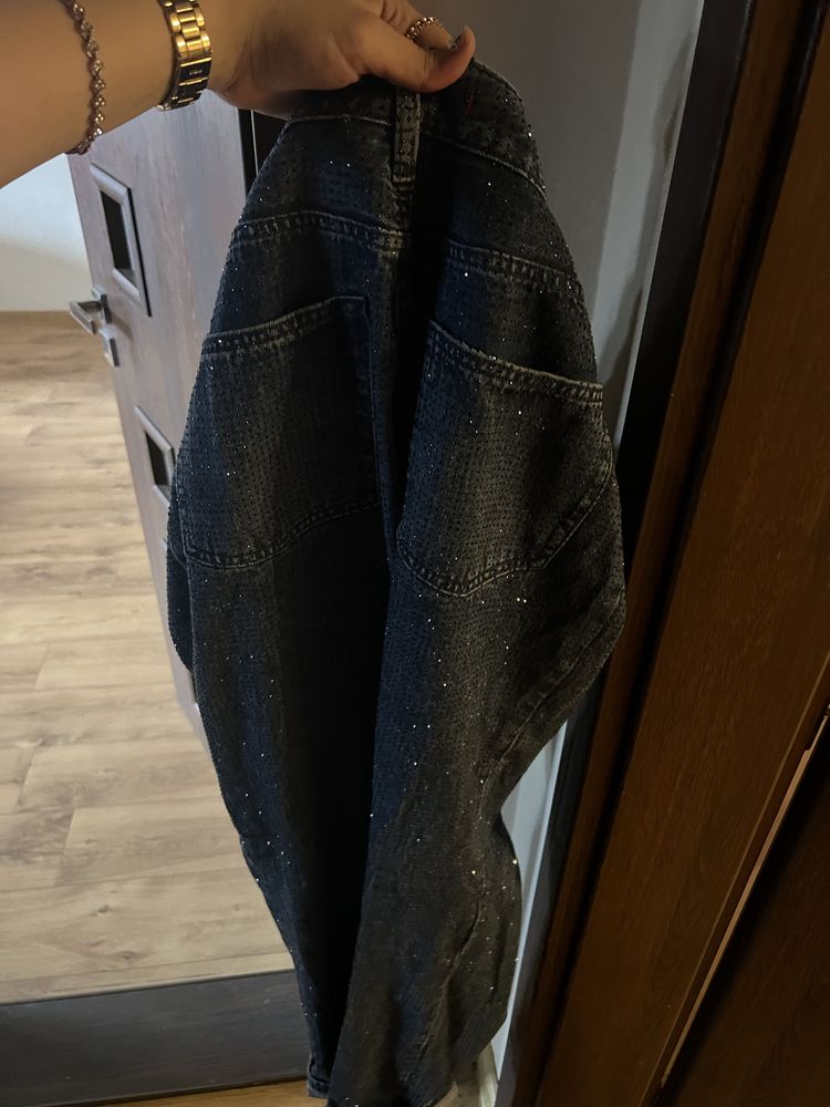 Блестящи дънки с камъчета Zara