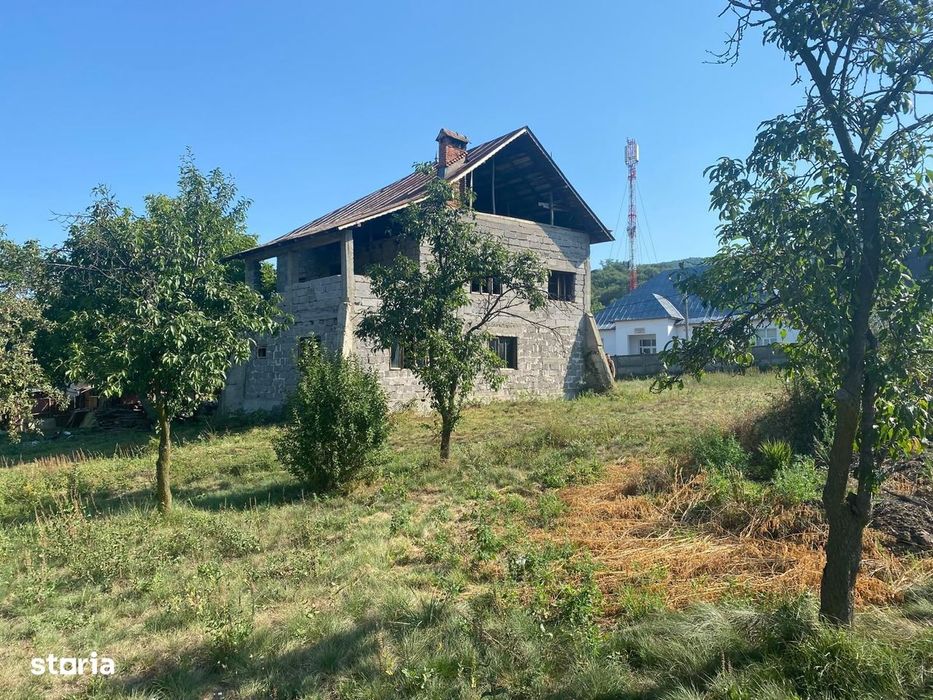 Casă P+1 la roșu, locul tău de refugiu în natura - Suduleni, Izvoare