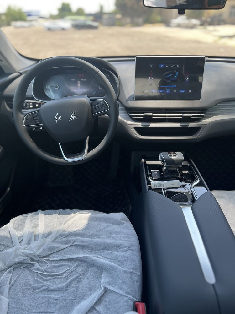 Hongqi EQ M5 30 minutli
