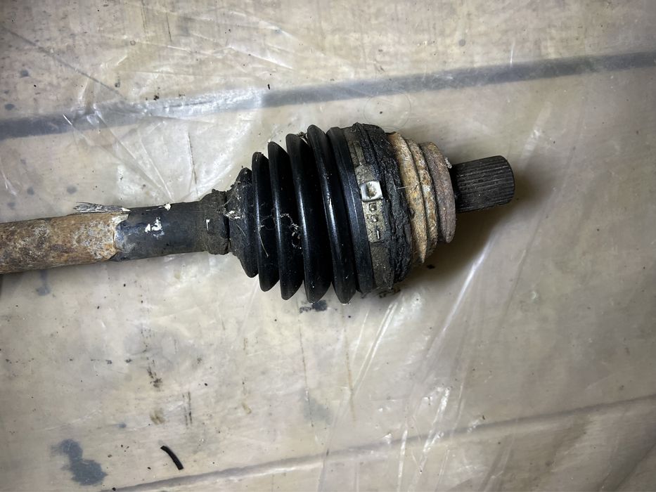 Planetara stanga pt passat b6 1.9 105cp bls 5 trepte manual