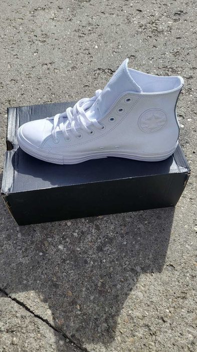 Converse sport piele