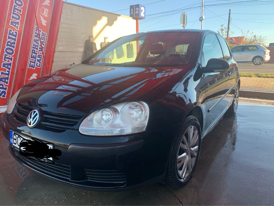 Golf 5 in stare buna in 2 portiere