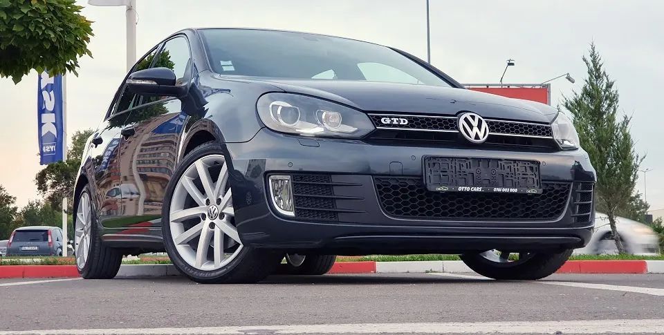 Volkswagen Golf GTD 2.0 TDi 215cp DSG Bi-XENON PiELE Led Navi PADELE Proprietar