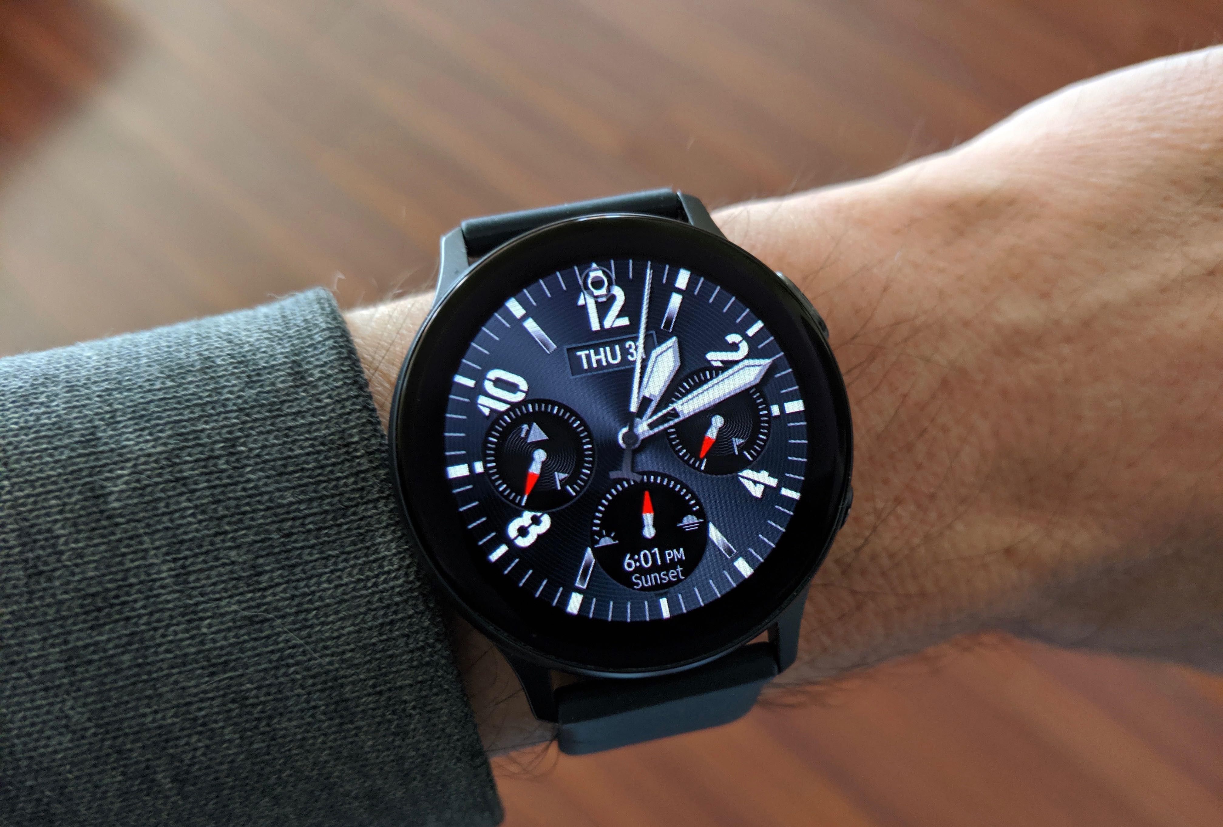 Смарт часы Samsung Active Watch 2