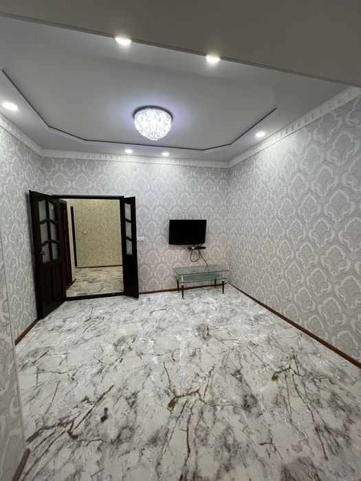 Ал Хоразмий кучада 2/2 хонали квартира Сотилади