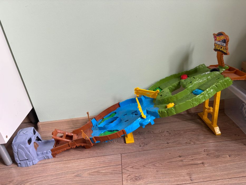 Hot Wheels писта