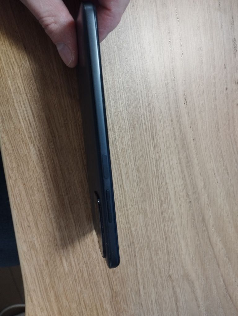 Vând Xiaomi Redmi Note 11 cu garanție Vodafone