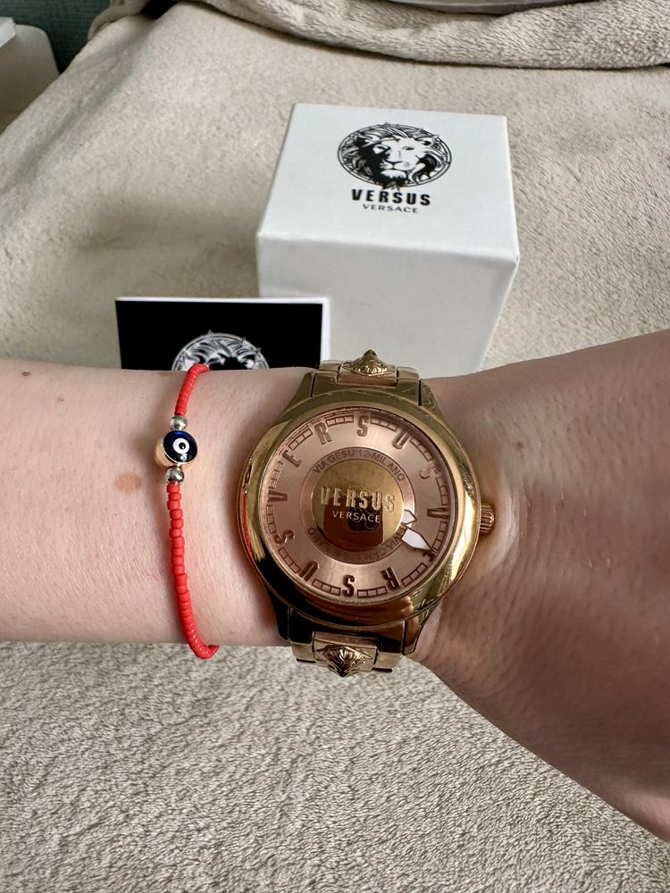 Часовник Versace Versus
