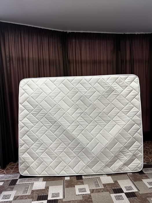 Отдам матрас 160х200