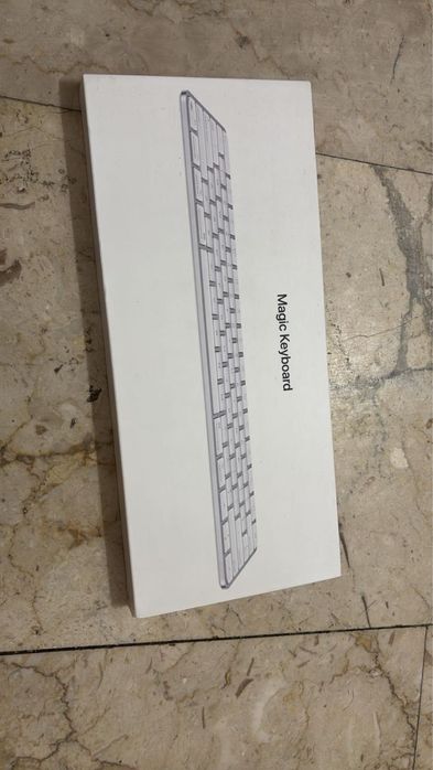 Apple magic keyboard nou sigilat layout british international