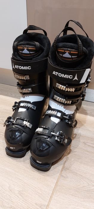 Clăpari ski Atomic