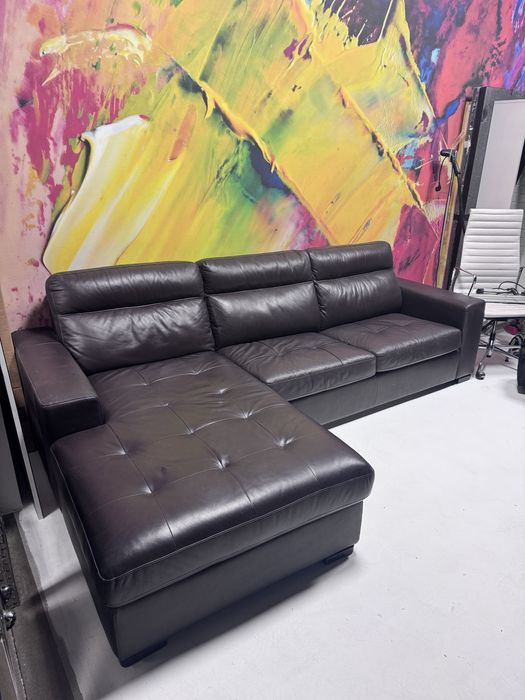 Vand canapea extensibila piele! Lungime 2.80 cm latime 1.80 cm ! Stare