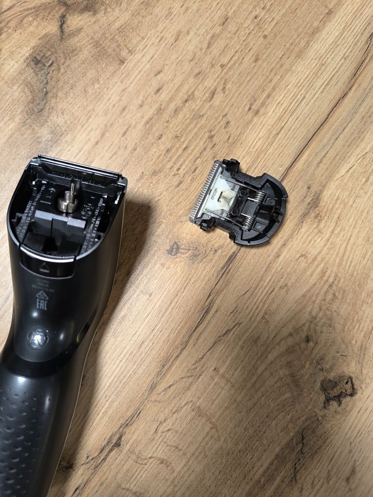Продавам машинка за подстригване Philips HC7460