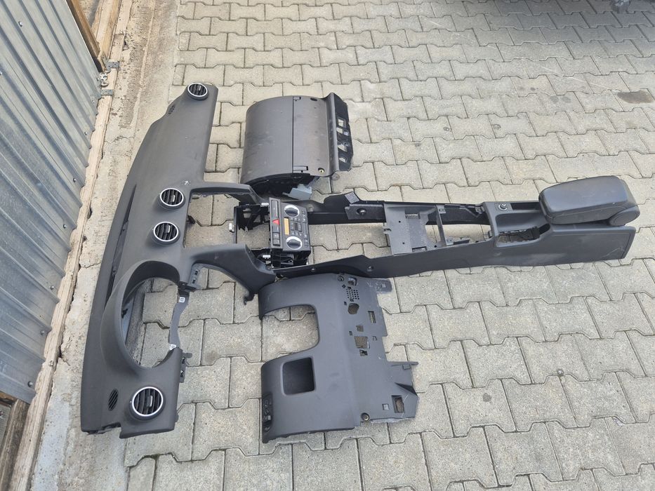 Plansa bord audi a3 8p