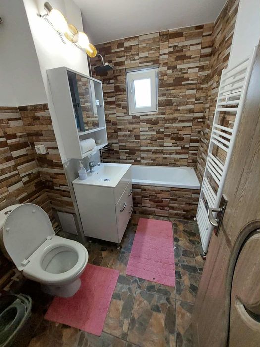 De vânzare apartament 4 camere- Lupeni , str Barbateni