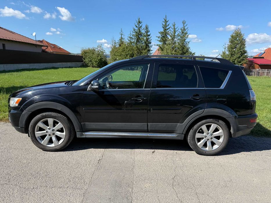 Mitsubishi Outlander 2.2 diesel, 2011, 7 locuri 4x4. 316.800 km.