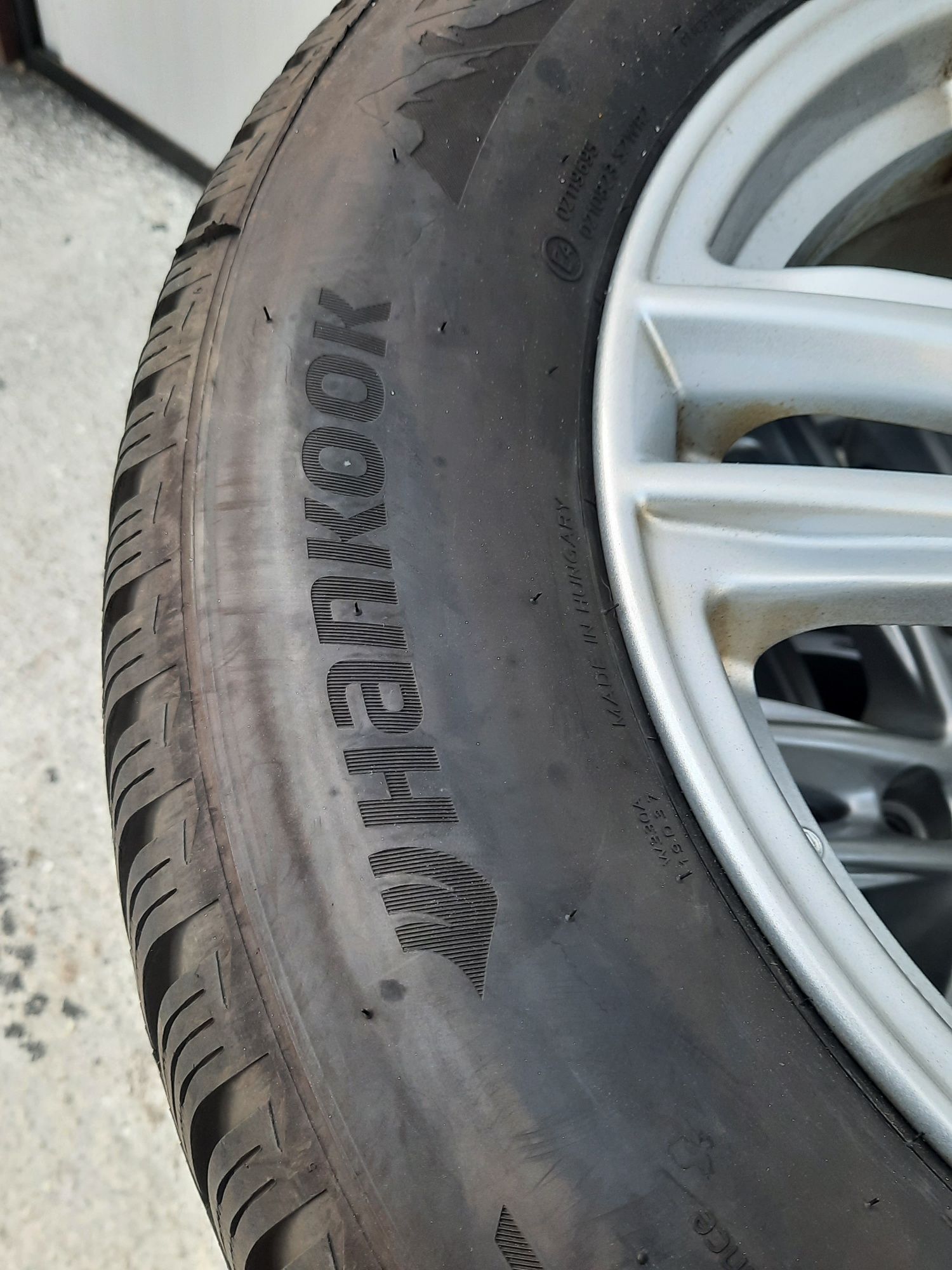 4 Броя 225/65/17 Hankook 2x8,2mm 2x7,8mm 2022DOT