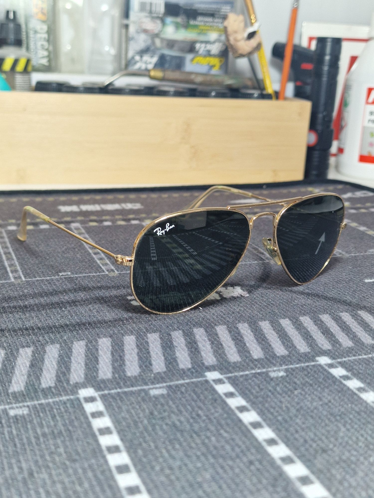 Ray Ban Aviators златна рамка, черни стъкла