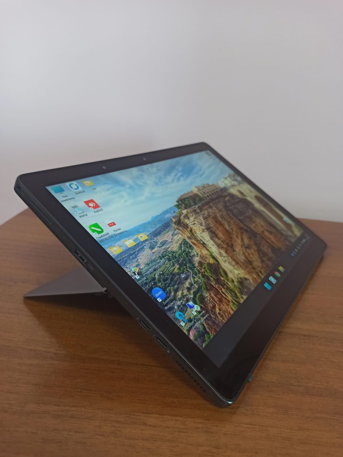 Планшет Dell latitude 5290 на Windows 11pro с Corei5