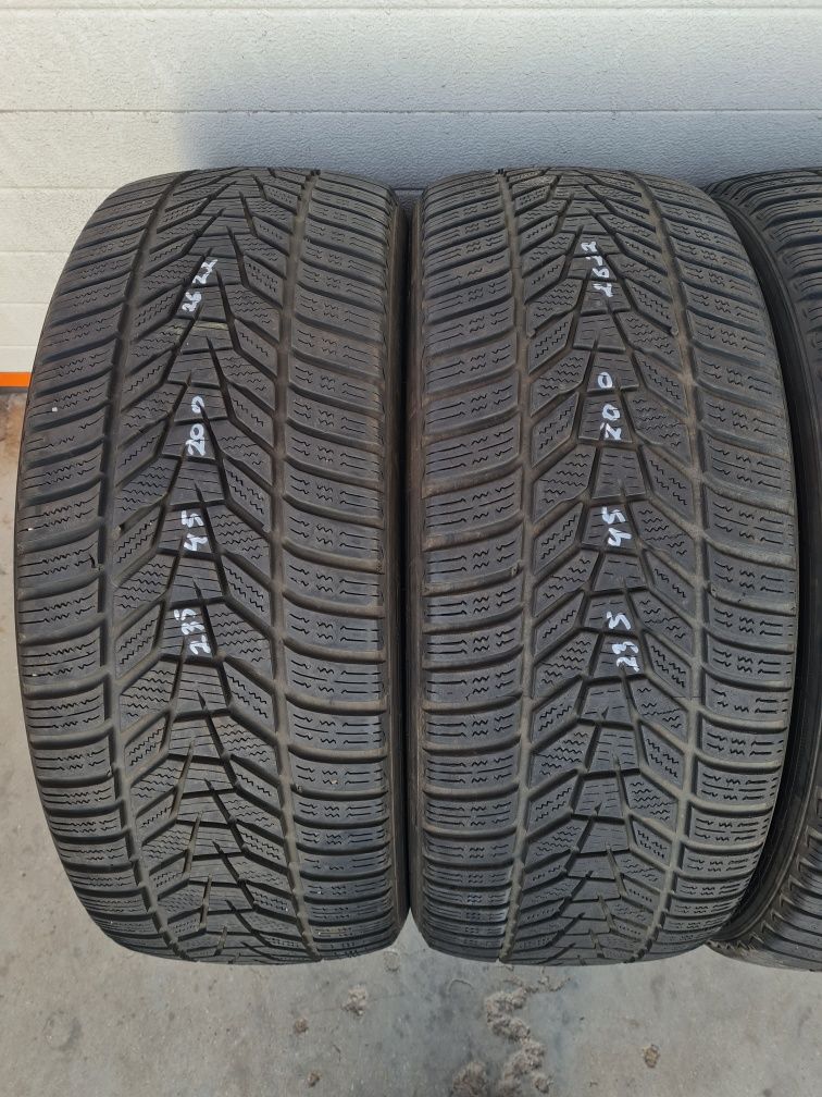 Зимни гуми 4 броя HANKOOK Winter IceptEvo3x 235 45 R20 дот 2622