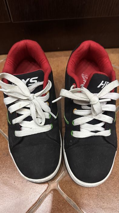 Кроссовки на роликах