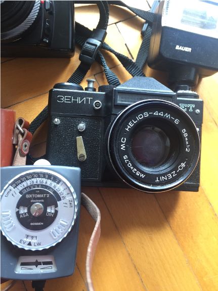 Продавам чисто нов лентов фотоапарат MINOLTA DYNAX 5000I +фотографски