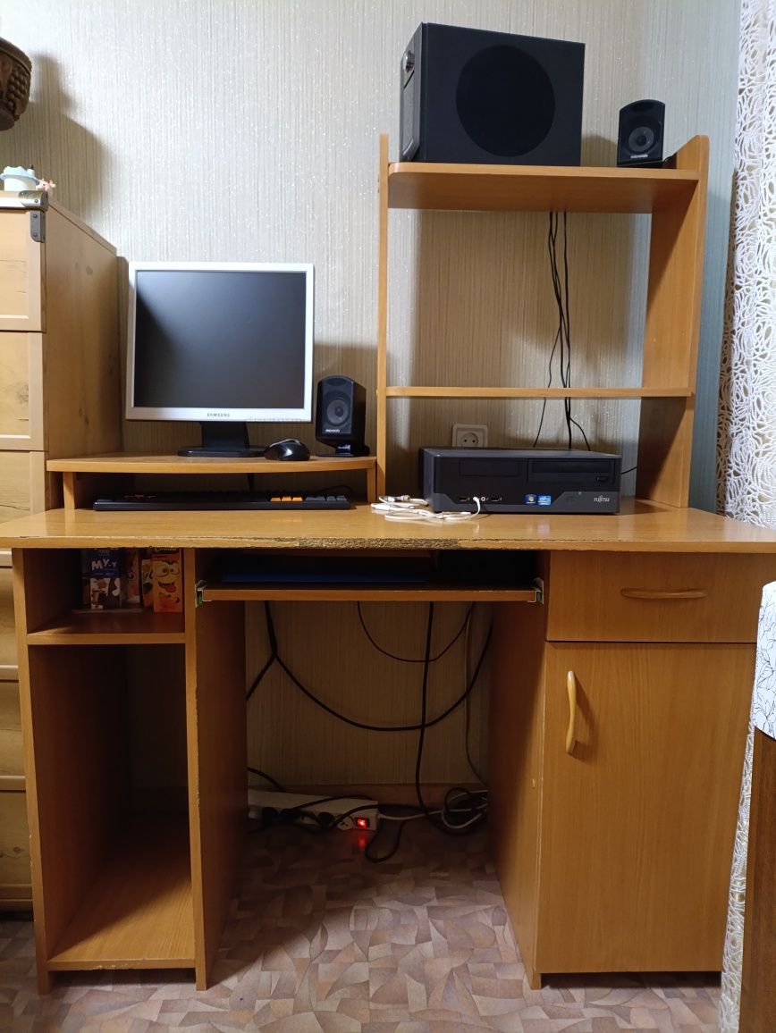 Компьютерный стол б/у