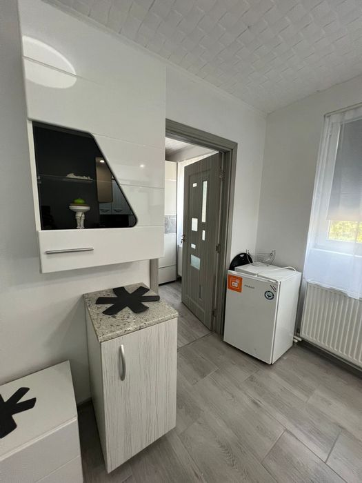 Proprietar, inchiriez apartament 2 camere cf 3