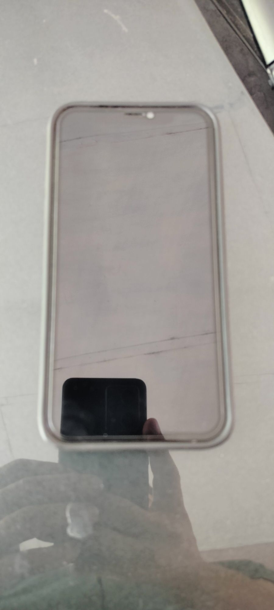 iPhone 11 белого света