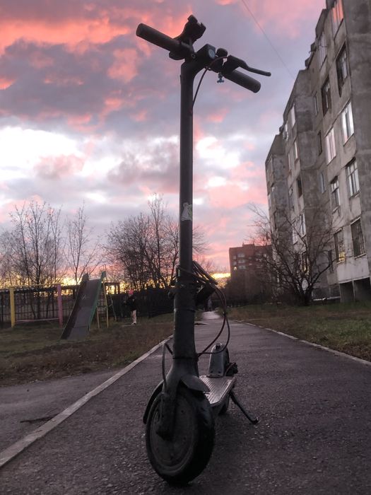 Продам электро самокта м 365 про