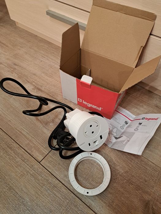 Контакт за вграждане Legrand 6547 10