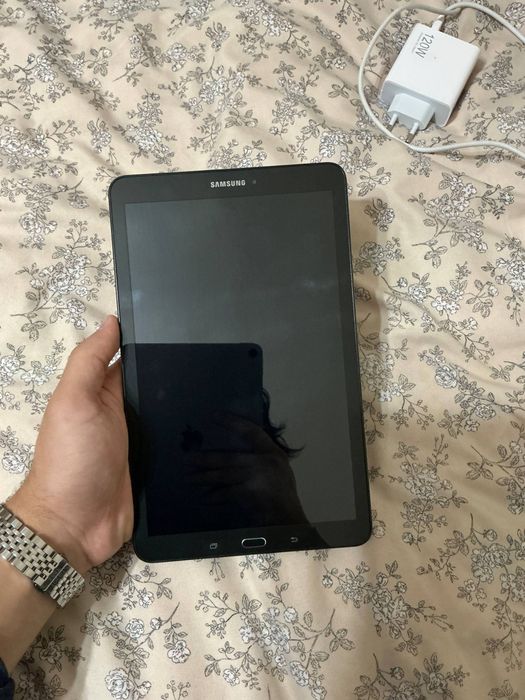 Samsung Tab E идеал состояние