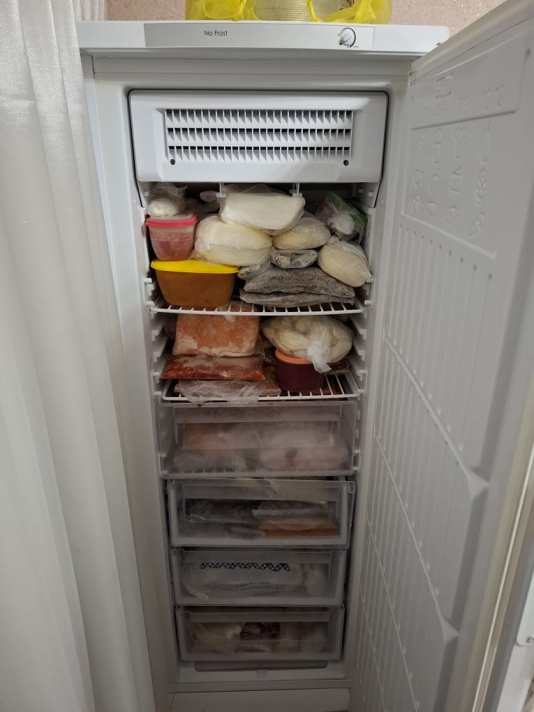 Продам морозильную камеру