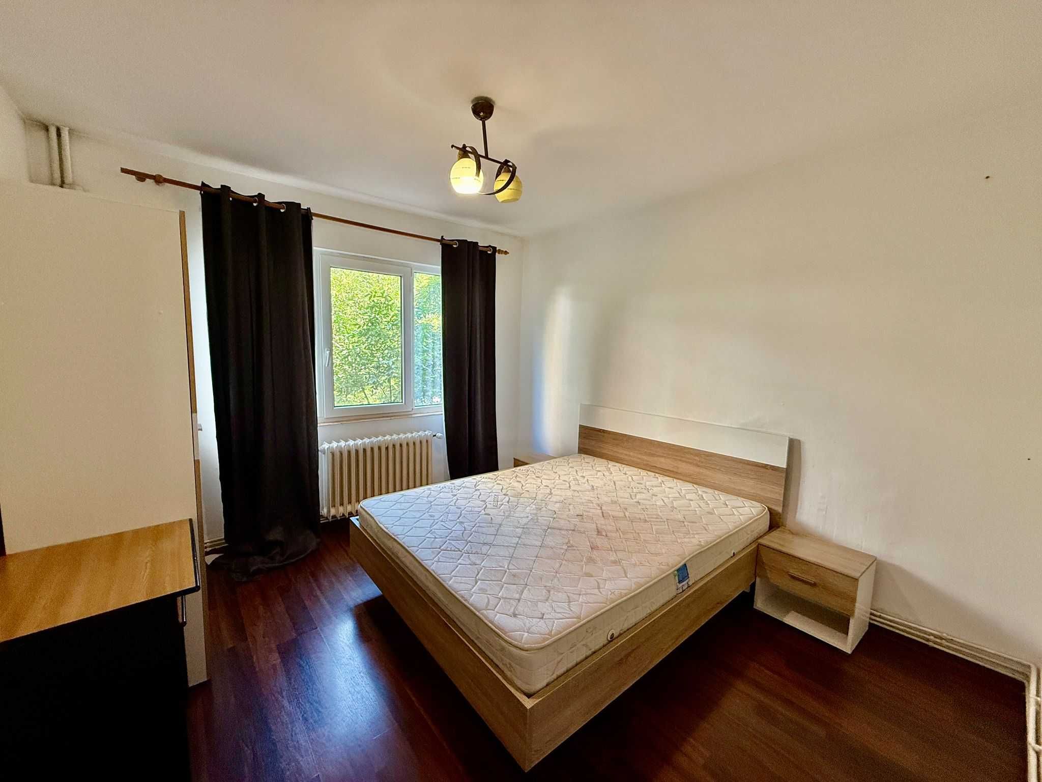 Persoana fizica vand apartament 2 camere Podu Ros, Odeon