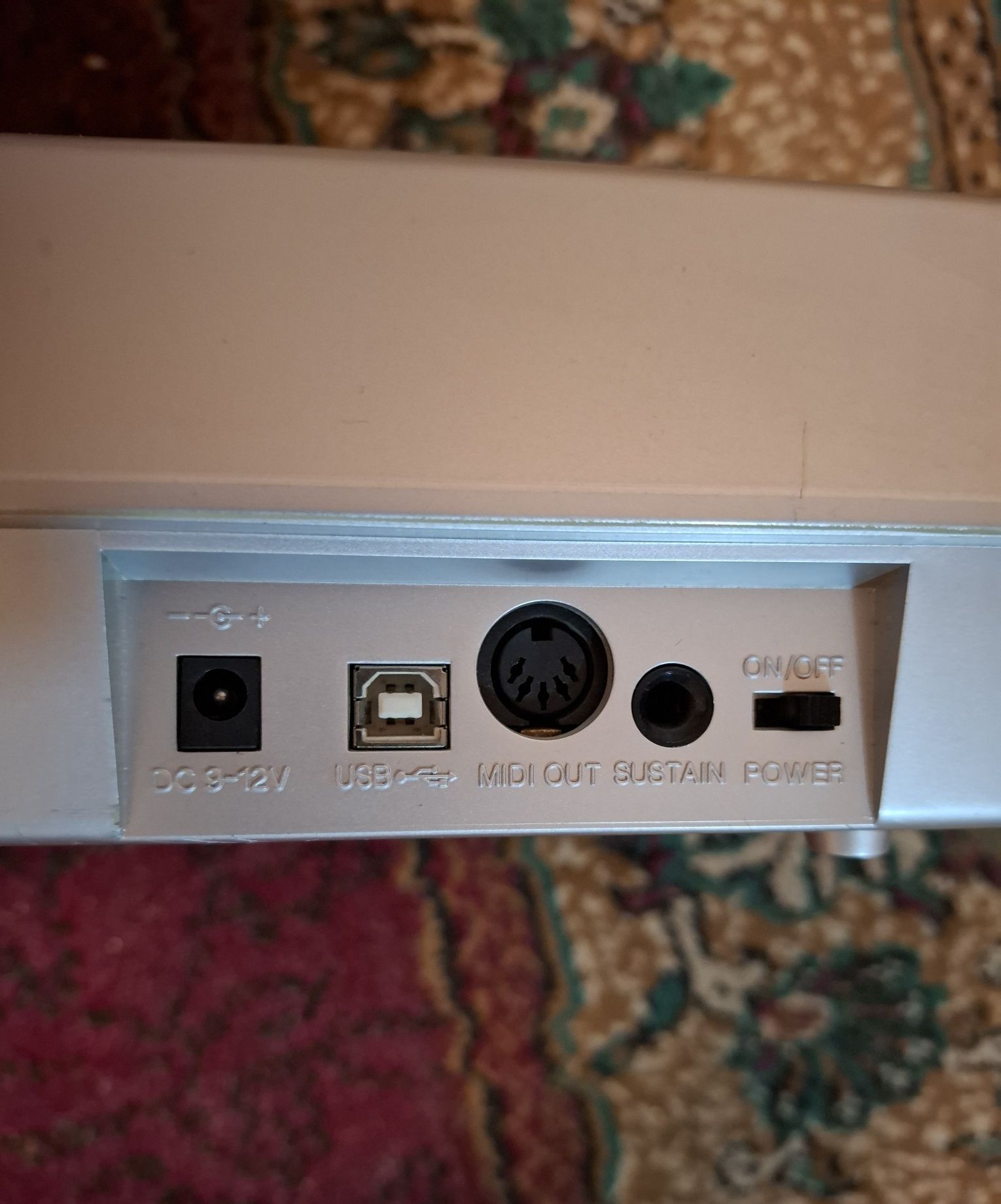 MIDI клавиатура M-Audio 61es USB