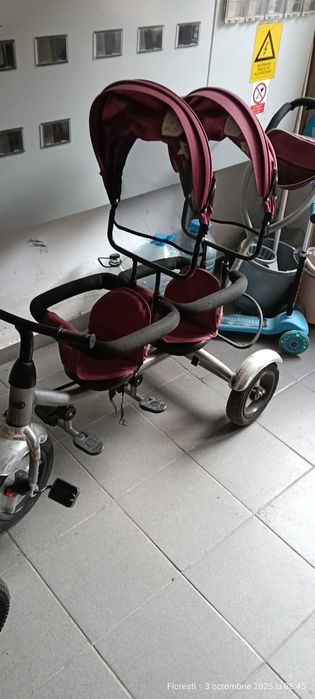 Vând tricicleta gemeni