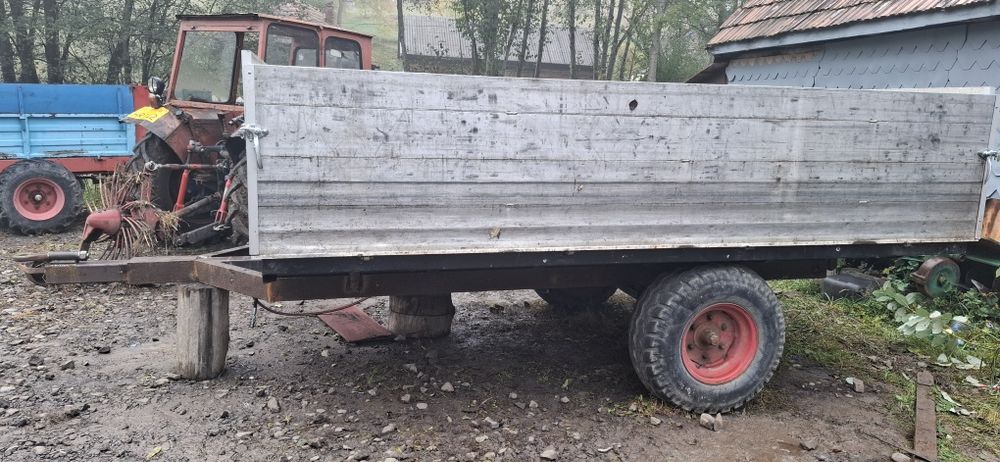 Remorcă basculabilă