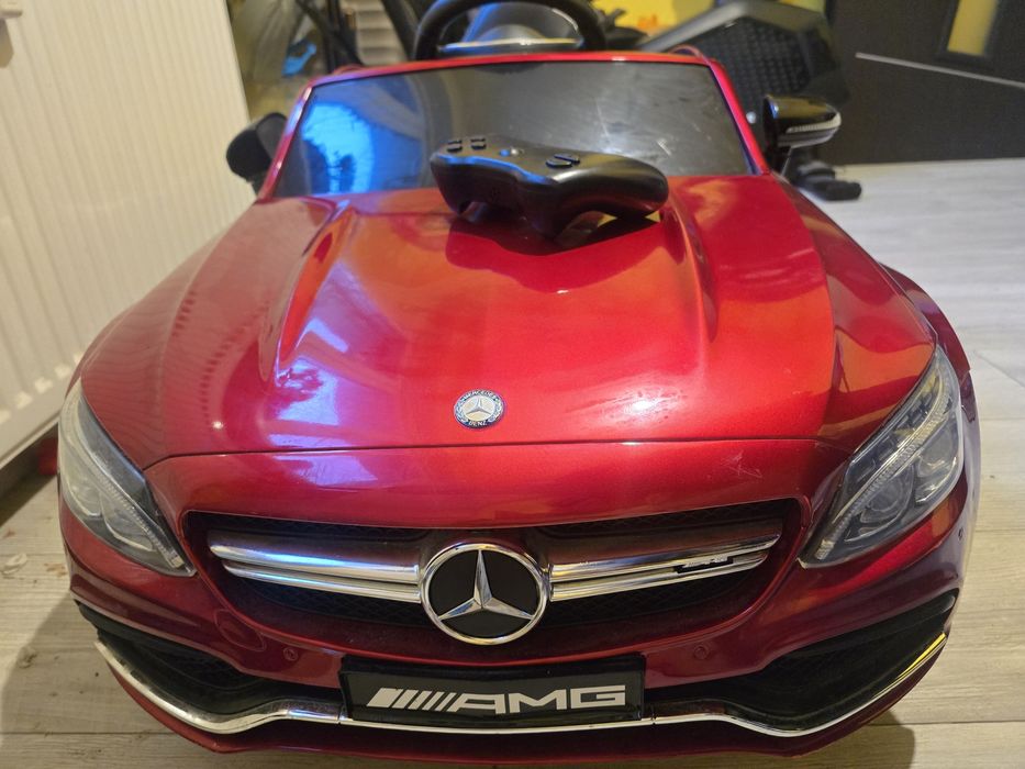 Акумулаторна кола Mercedes Benz C63 AMG – почти нова!