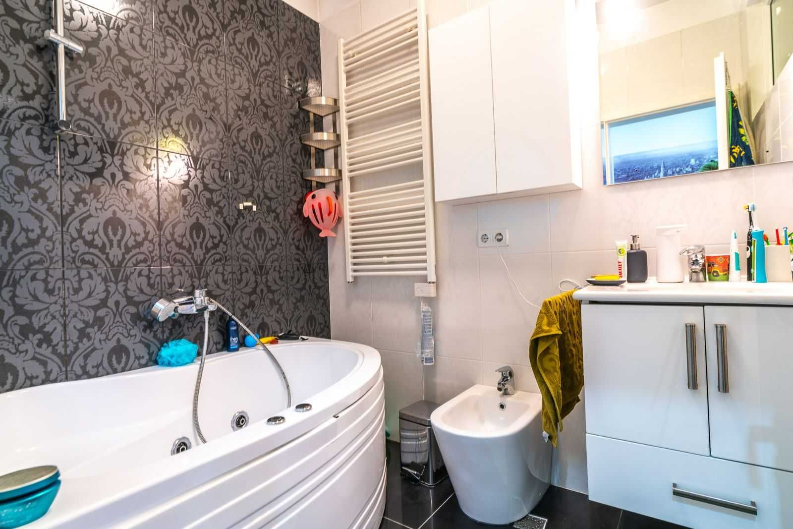 Apartament ultacentral 80 mp complet utilat si mobilat