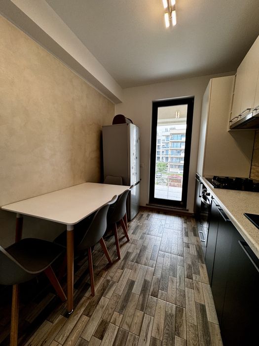 Vand apartament 2 camere, 2 min  distanta de plaja