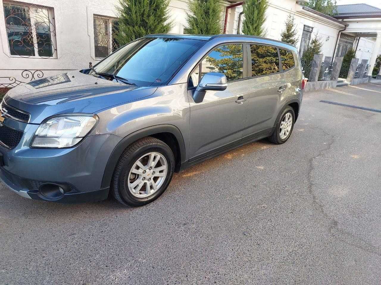 Продаю Chevrolet  orlando 2015 года.