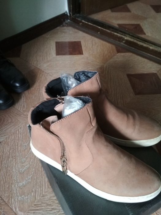 Продаются батиночки пару раз одеты па отличном состоянии