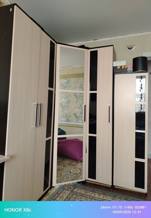 Шкаф спальный продам